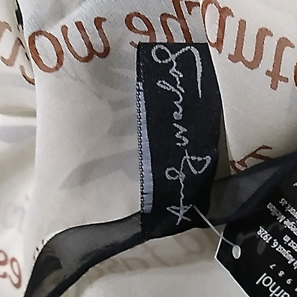 Gorgeous 100% Silk Scarf by Andy Warhol New in package FINAL PRICE - Picture 2 of 4